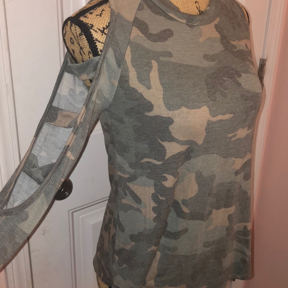 Women’s Boutique Blouse!